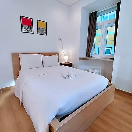 Bairro Alto Hostel *