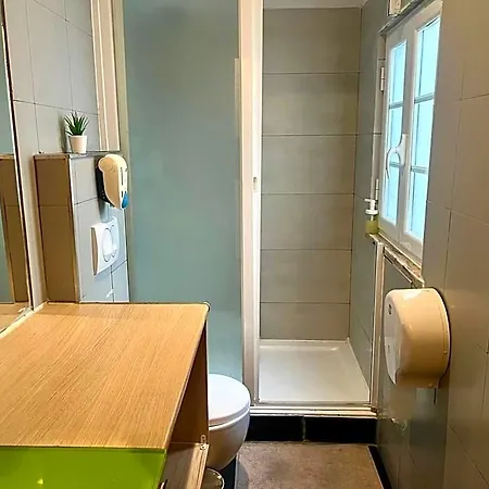 Bairro Alto Hostel *