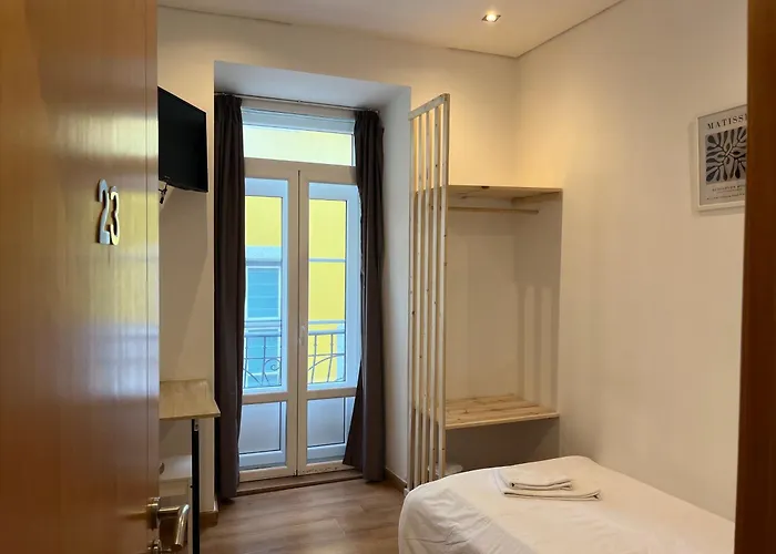 Bairro Alto Хостел *